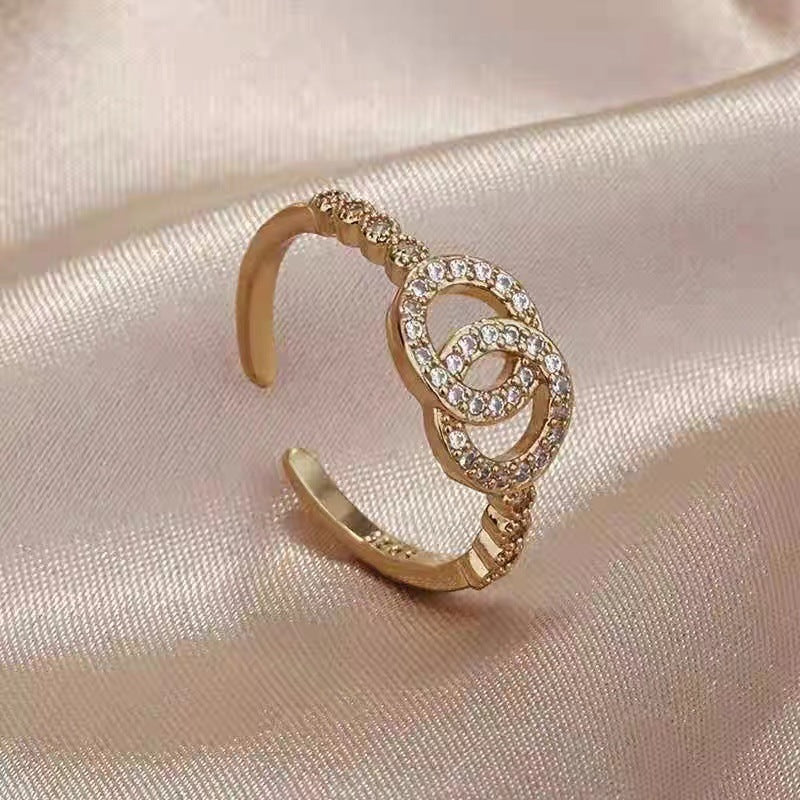 Gold Intertwined O Ring