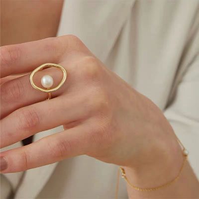 Pearl Oval Gold Ring